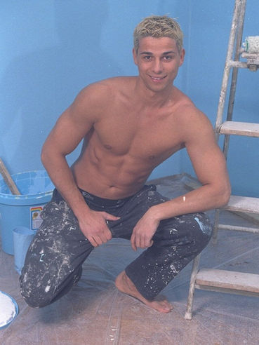 Gay Muscle Dude Ivelin Strips And Poses So Nicely And Erotically With The Stairs